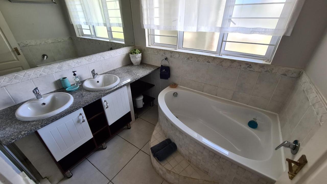 Shaka'S Seat Guesthouse Ballito Eksteriør bilde